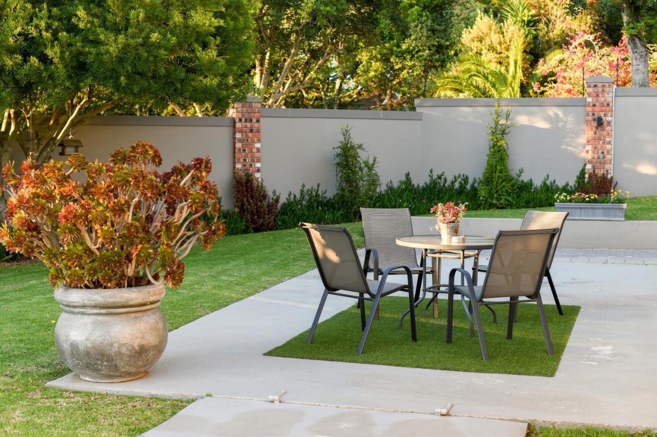 Four Palms Accommodation Durbanville Exterior photo