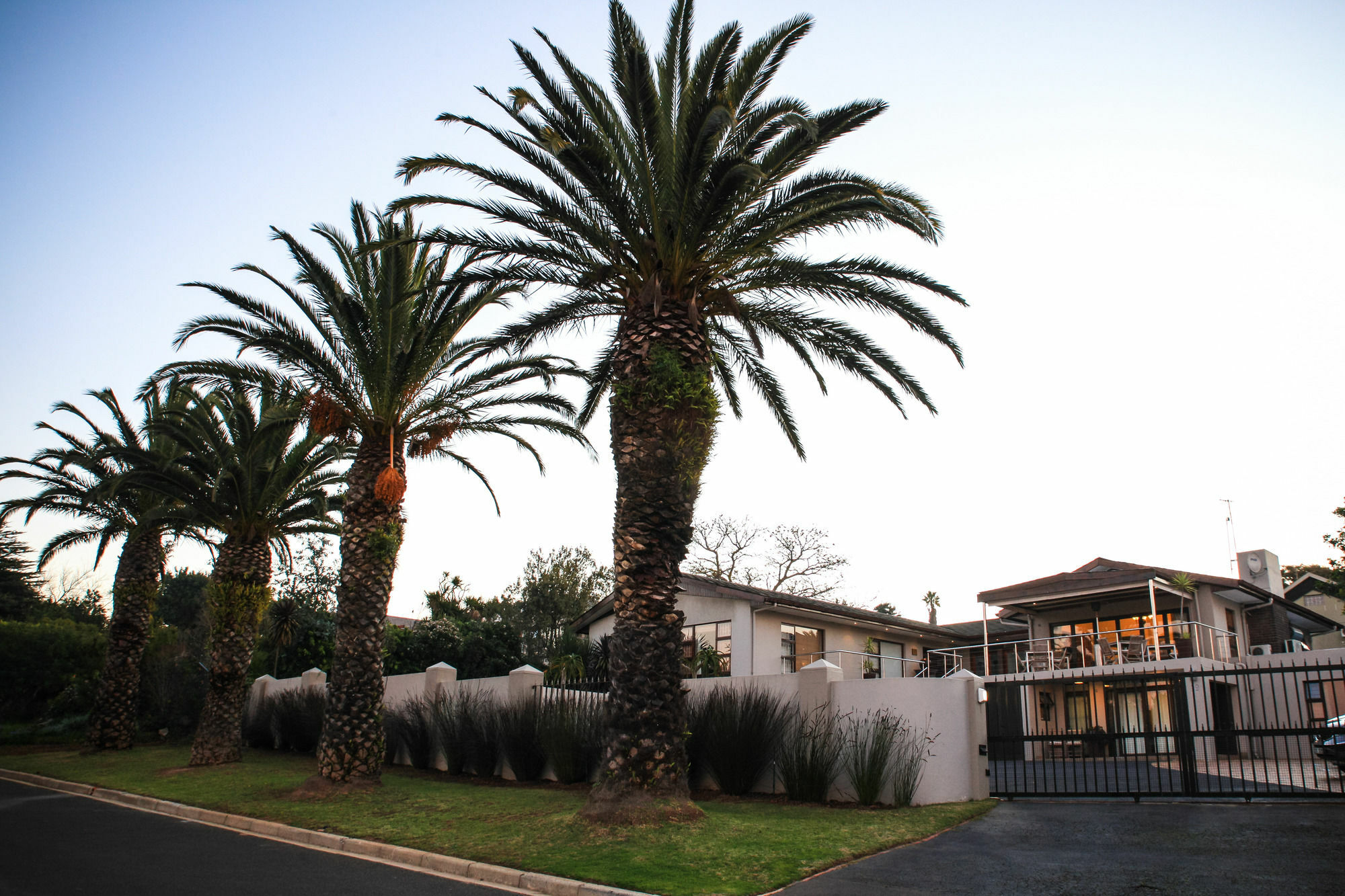 Four Palms Accommodation Durbanville Exterior photo