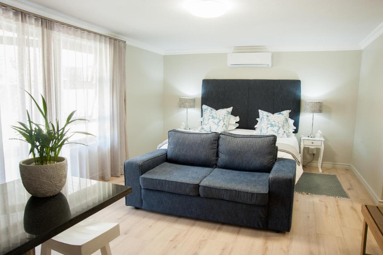 Four Palms Accommodation Durbanville Exterior photo